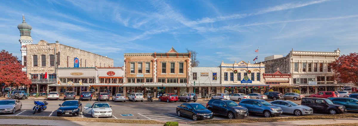 lifeinthewc's tweet photo. @georgetowntx makes it into the Top 10 Best Main Street in the U.S.! #LifeinWC https://t.co/2tRNmGcl3U https://t.co/Mosn8QvtEi