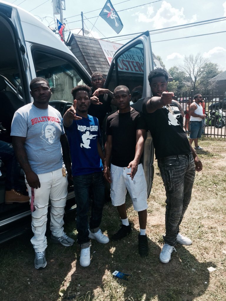 _JocDiddy's tweet photo. It's The Family #COD #Bulletworld https://t.co/HwrBTSZ1EI