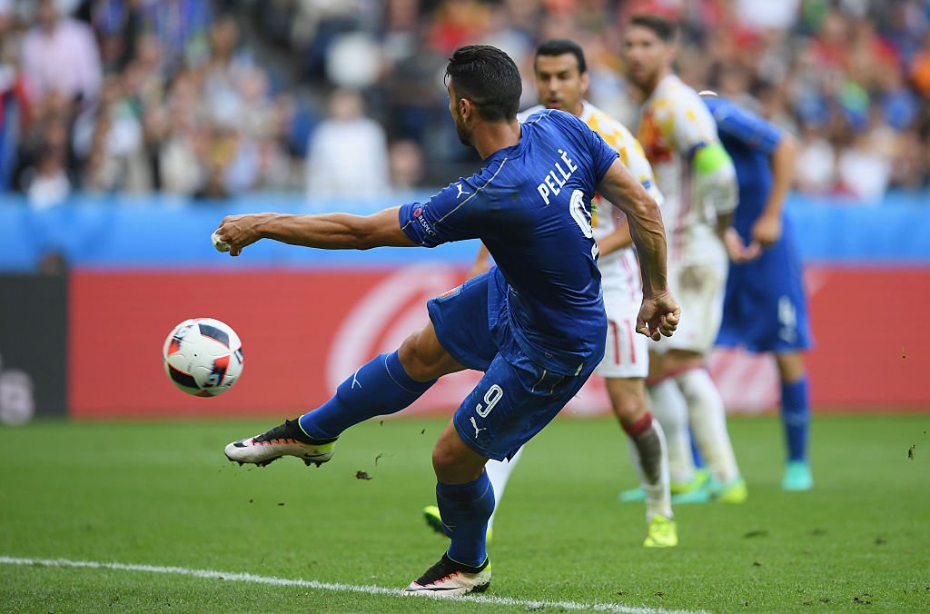 Azzurri's tweet photo. #EURO2016
#ItaliaSpagna 2-0
La revancha è presa! Serviva lo straordinario? Gli #Azzurri lo hanno fatto! #ITAESP https://t.co/TiesmJbbb8