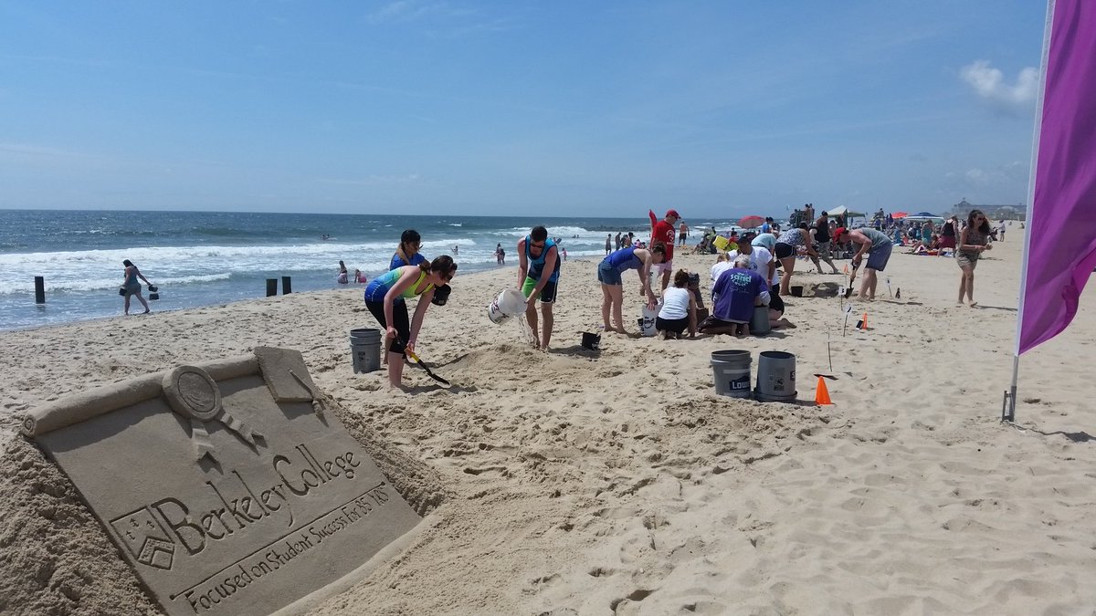 TheSandLovers's tweet photo. Great fun #teambuilding with the @BerkeleyCollege group on #Springlakebeach.
#Berkeleycollege85
#branding https://t.co/C5h9pBJPeq