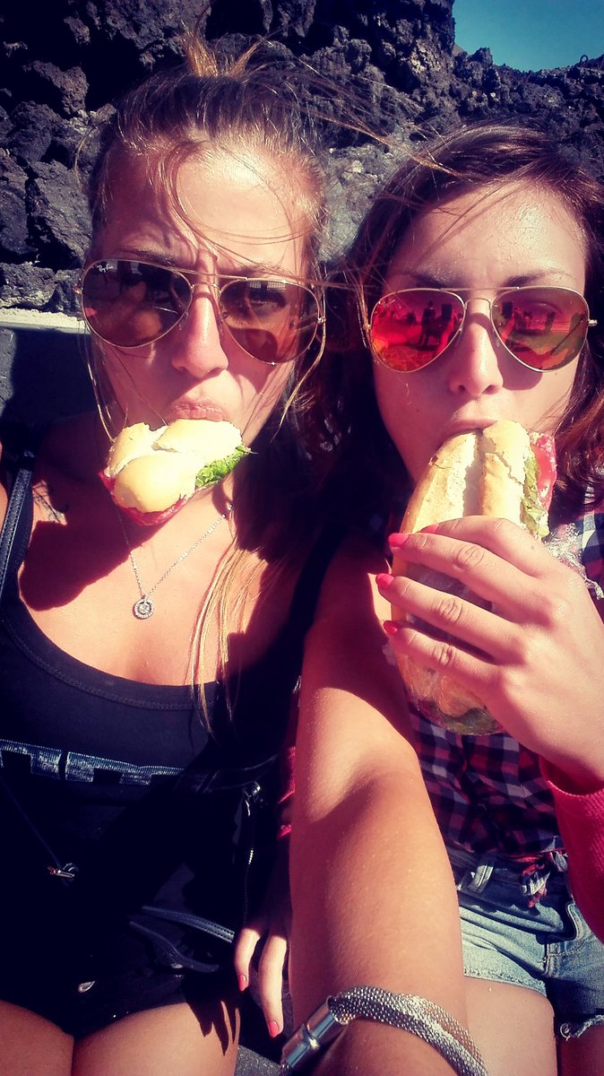 Alexis_Cherry's tweet photo. Go to in Taide whith @DellaiSilvia 
#holiday 
#Tenerife
#Taide 
#vulcan 
#girl
#food https://t.co/WtSCkuSGC7