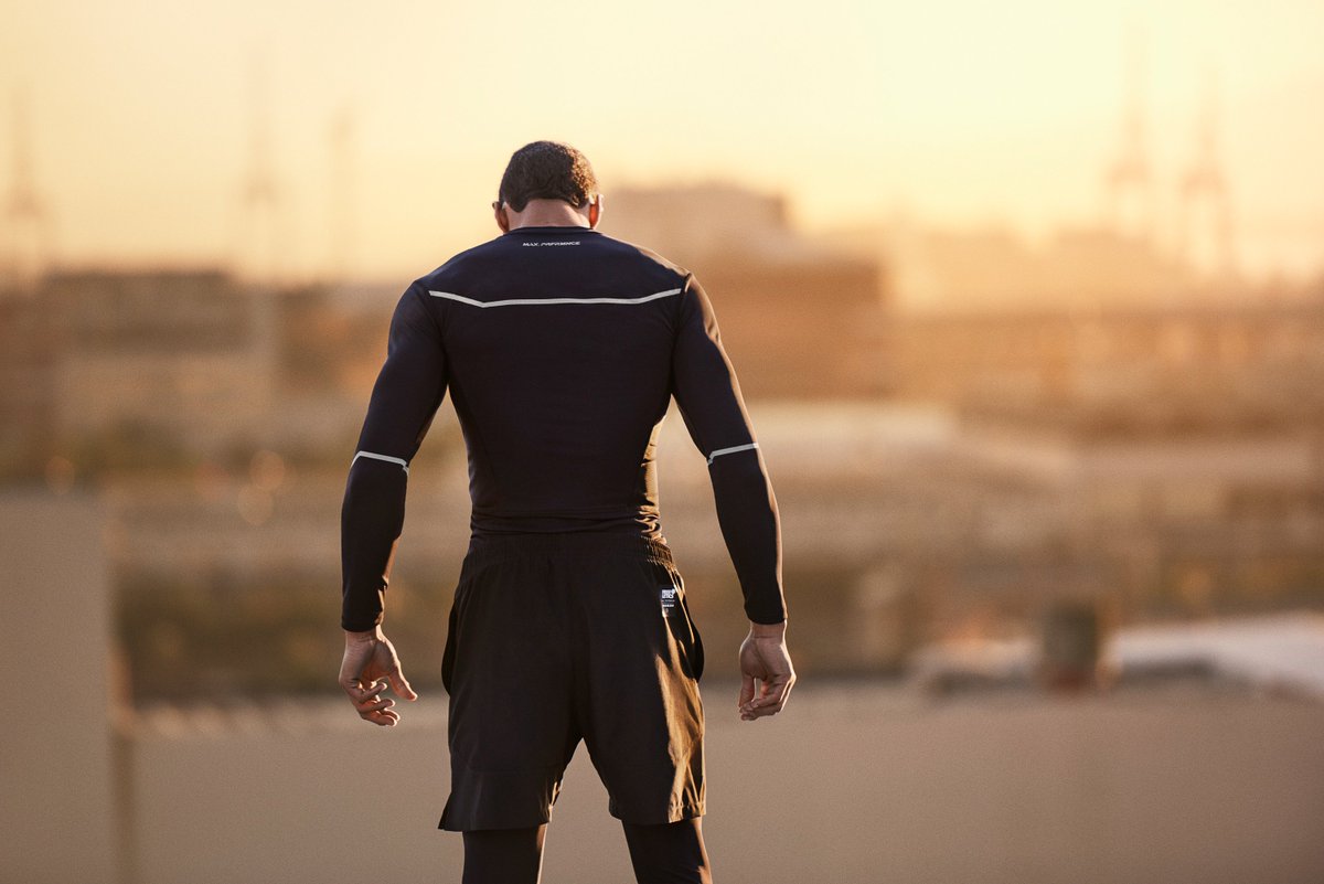 FreeleticsES's tweet photo. Descubre MAX. PRFRMNCE y muestra tu pasión. ► https://t.co/RzLyqsmqSY #freeleticswear #freeletics https://t.co/9rkyPUXpoo