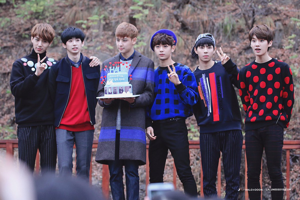 LaLune930115com's tweet photo. 2년동안 열심히 달려와줘서 고마워 :) 앞으로도 함께 걷자, 데뷔 2주년 축하해👏🏻💕 #HAPPYHALODAY #헤일로 #오운 #HALO2ndAnniversary @HelloHALO_ https://t.co/MNhTr38nxV