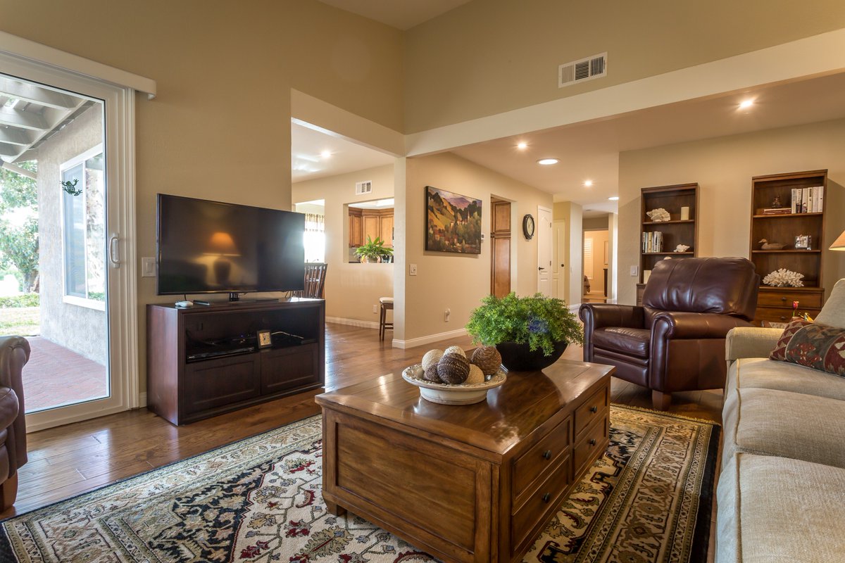 CathieBerlin's tweet photo. We found a buyer. This #CastaDelSol home in #MissionViejo has gone into Escrow in less then a week https://t.co/YUE8cOLee5
