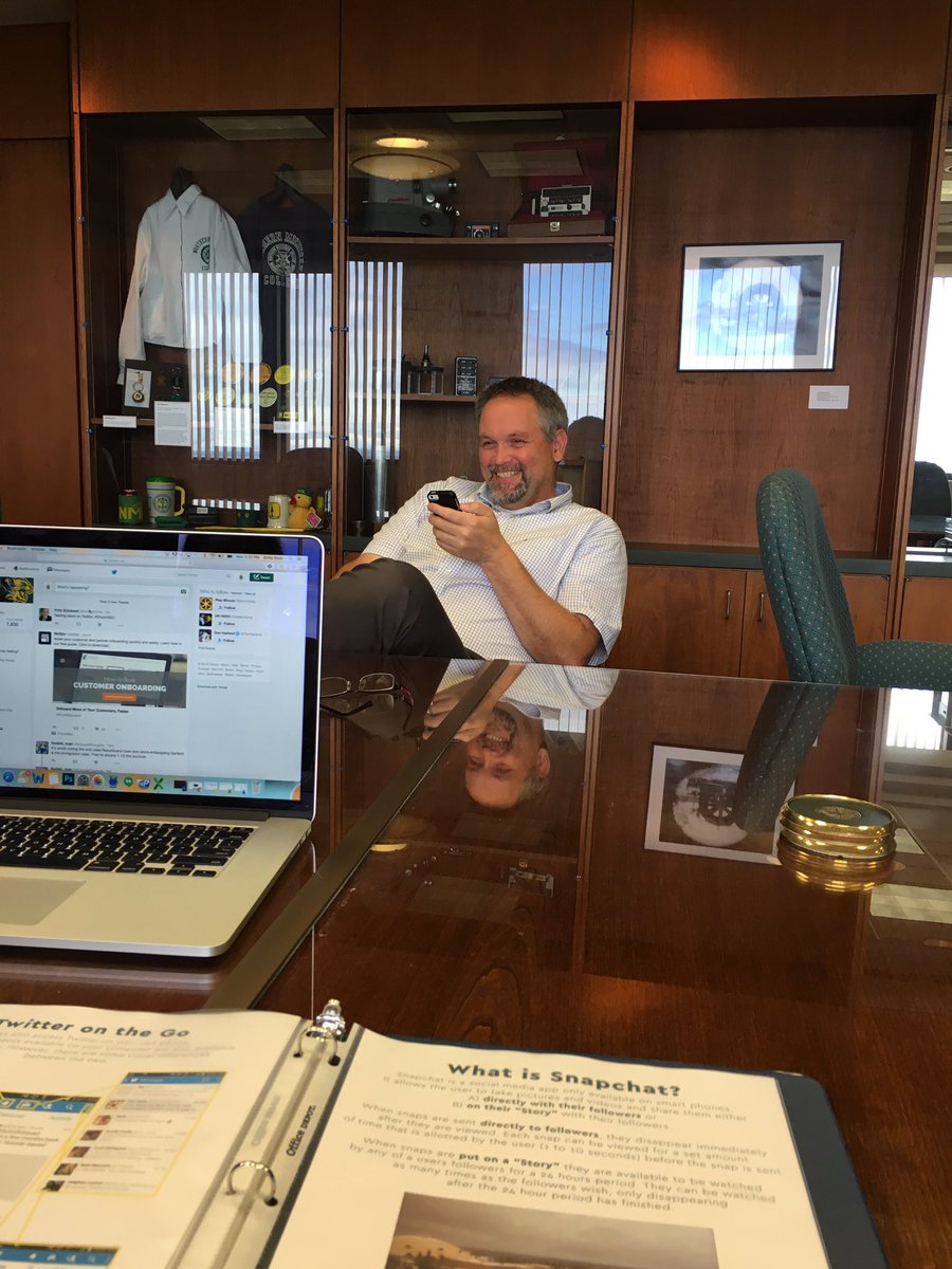 Learning more about Twitter with <a href="/hallofaday/">Derek Hall</a>