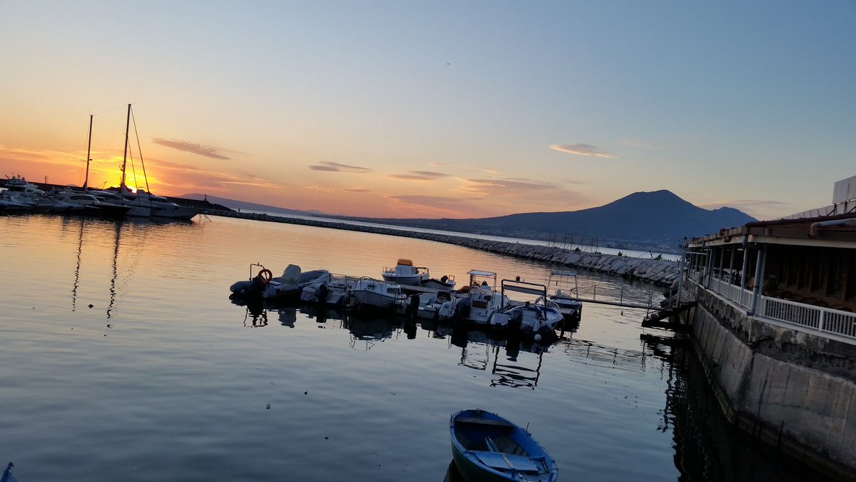 Palumbo_Max's tweet photo. Per una volta #whitoutfilter #Castellammare #napoli https://t.co/KiqUplSxMW
