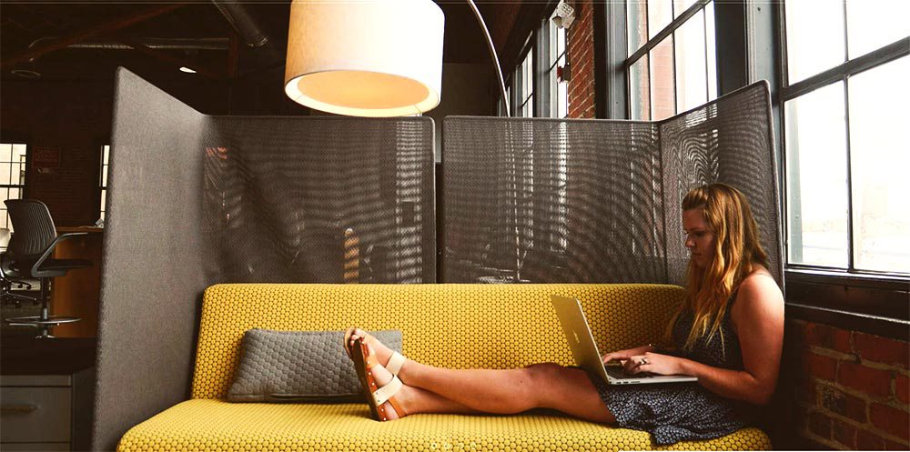 LocalTimesEF's tweet photo. CoWork sucht Arbeitsplatz https://t.co/QwSgNGX3aM https://t.co/8yenYR7kQ5