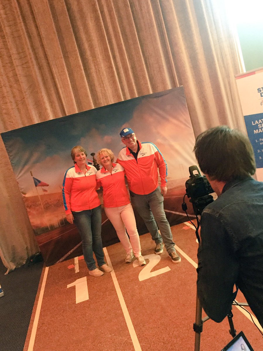 En hoe trots zijn de vrijwilligers met de kleding: heeel erg!!! #ECH2016