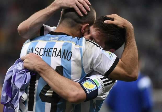 verobrunati's tweet photo. #NoTeVallasMessi #NoTeVayasMasche https://t.co/BGFX0Xhd4I