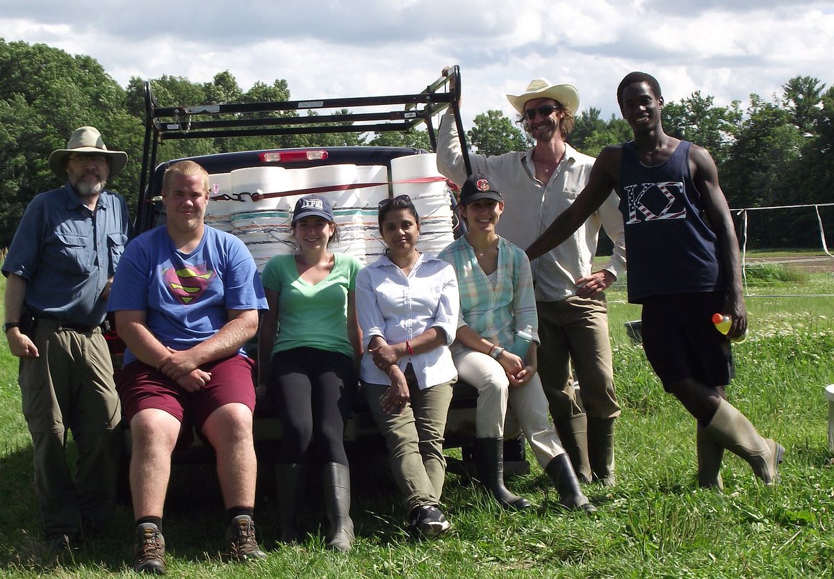 Congrats to our newest Dr.! Cedric Mason (2nd from lft) w/ the #GHGemission collection crew that supported his work