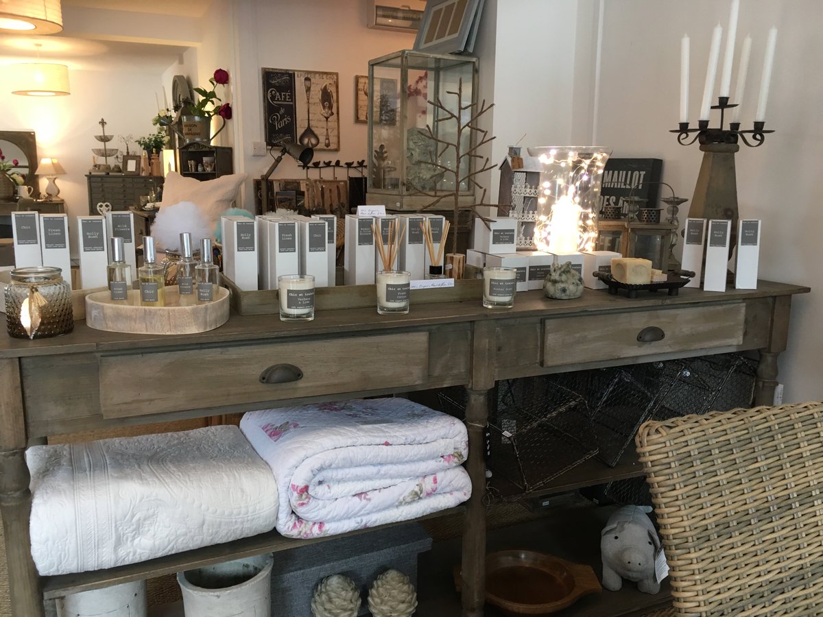 At Chic et tralala 10% off everything on Thursday 30th June &amp; special bargains! #HollyBush Shopping Experience