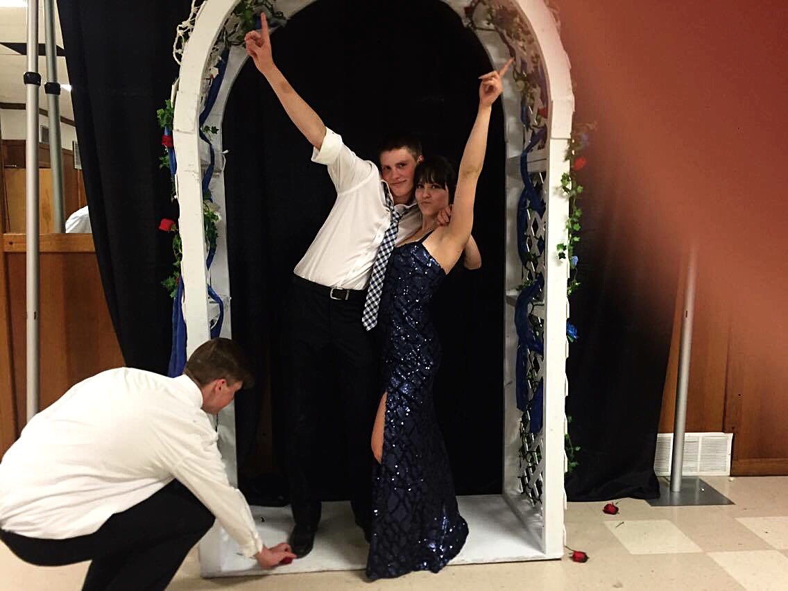 issyranderson's tweet photo. YAYYYYY. 😄😄🎓🔥 #SadThatItsOver #Grad2016 https://t.co/Gtcc3Csjpu