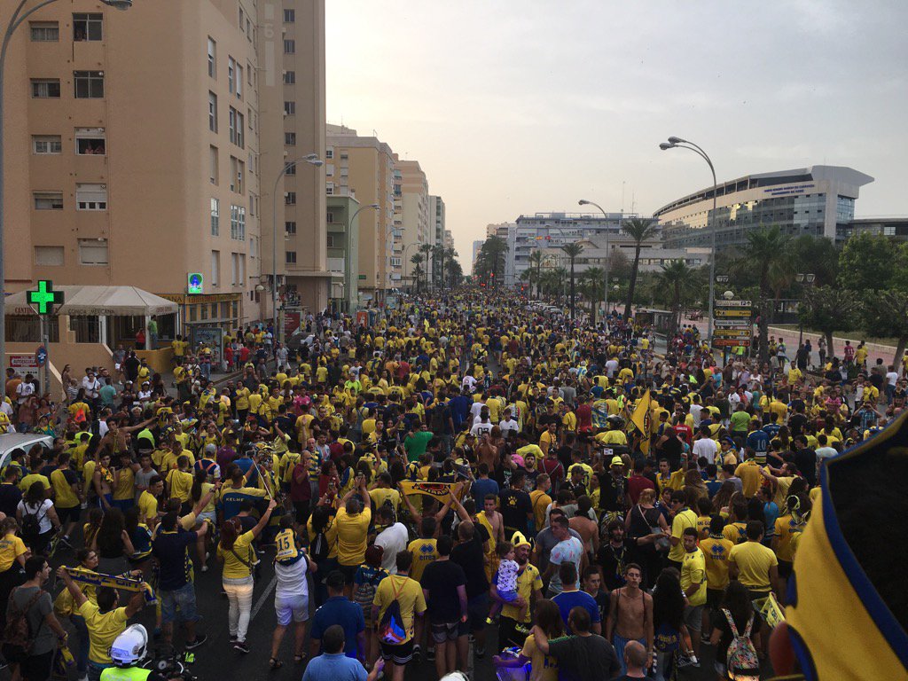 Cadiz_CF's tweet photo. Y solo vamos por Carranza!! https://t.co/flJHLh0RD1