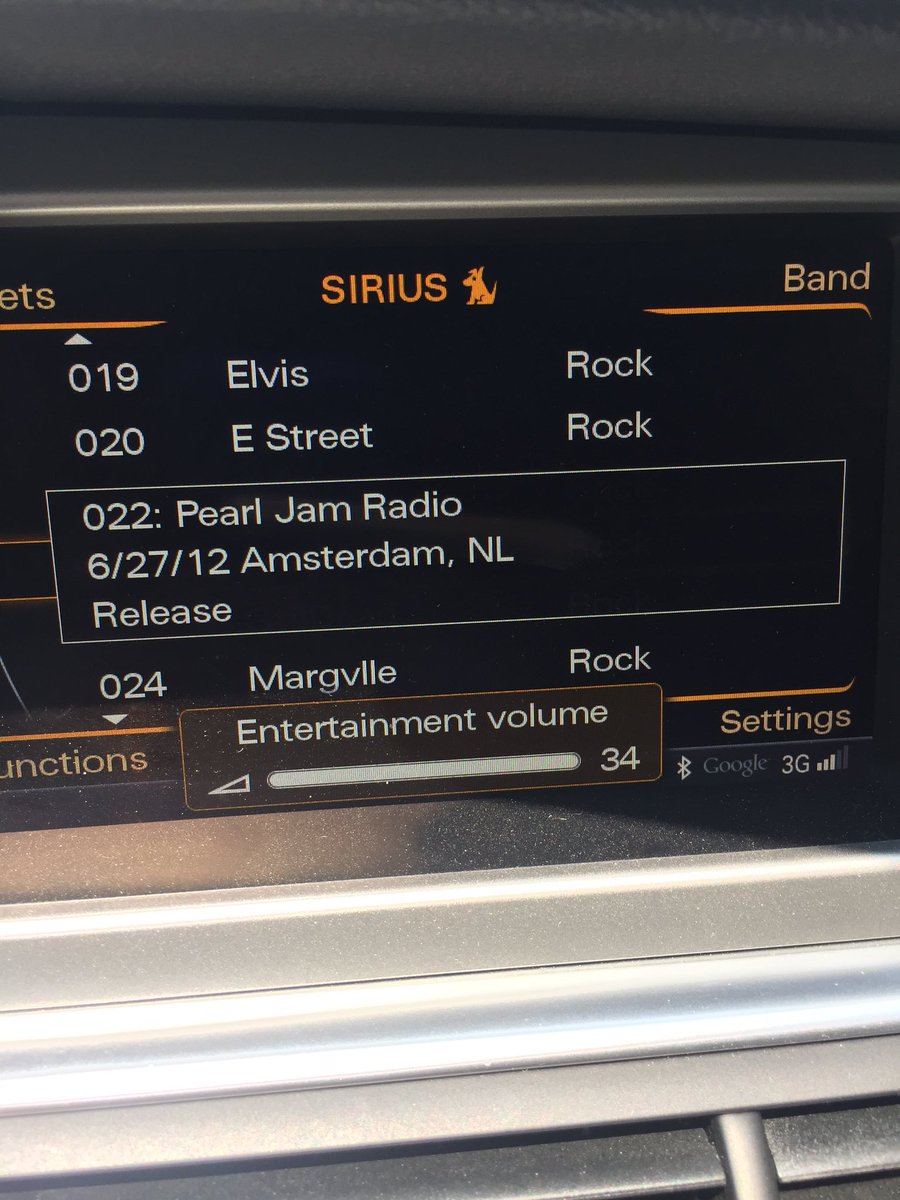 LesleyBrandt's tweet photo. All I want for #Christmas is an after market car stereo. #neverloudenough @pjradio https://t.co/FoQnwvHgaT