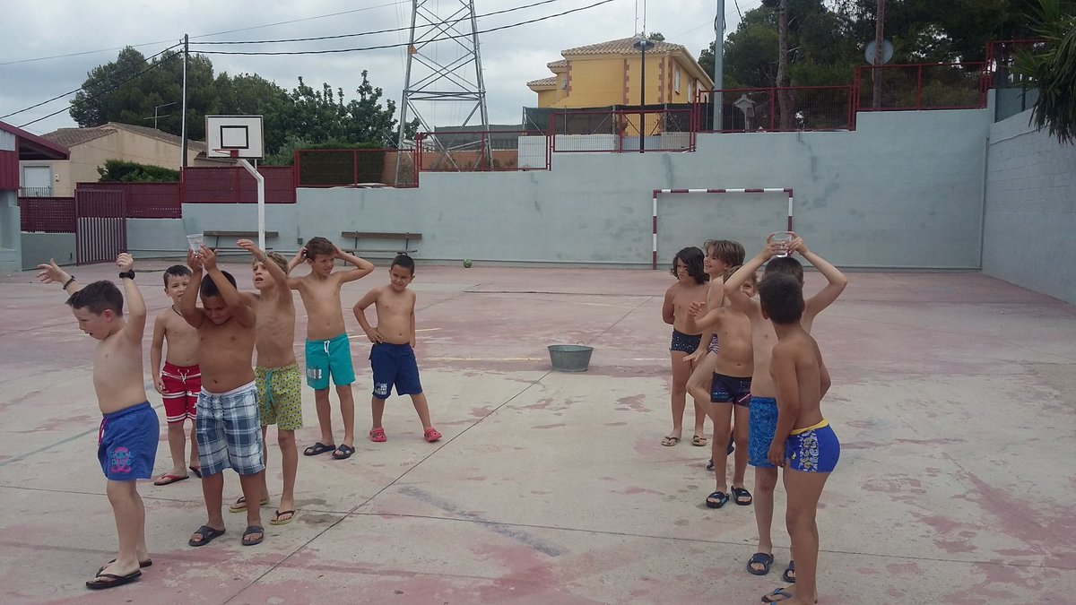escolabasquet's tweet photo. Aun no estas apuntado!!, campus de basquet escola el drac, básquet y diversión https://t.co/RsMKGTiYDB