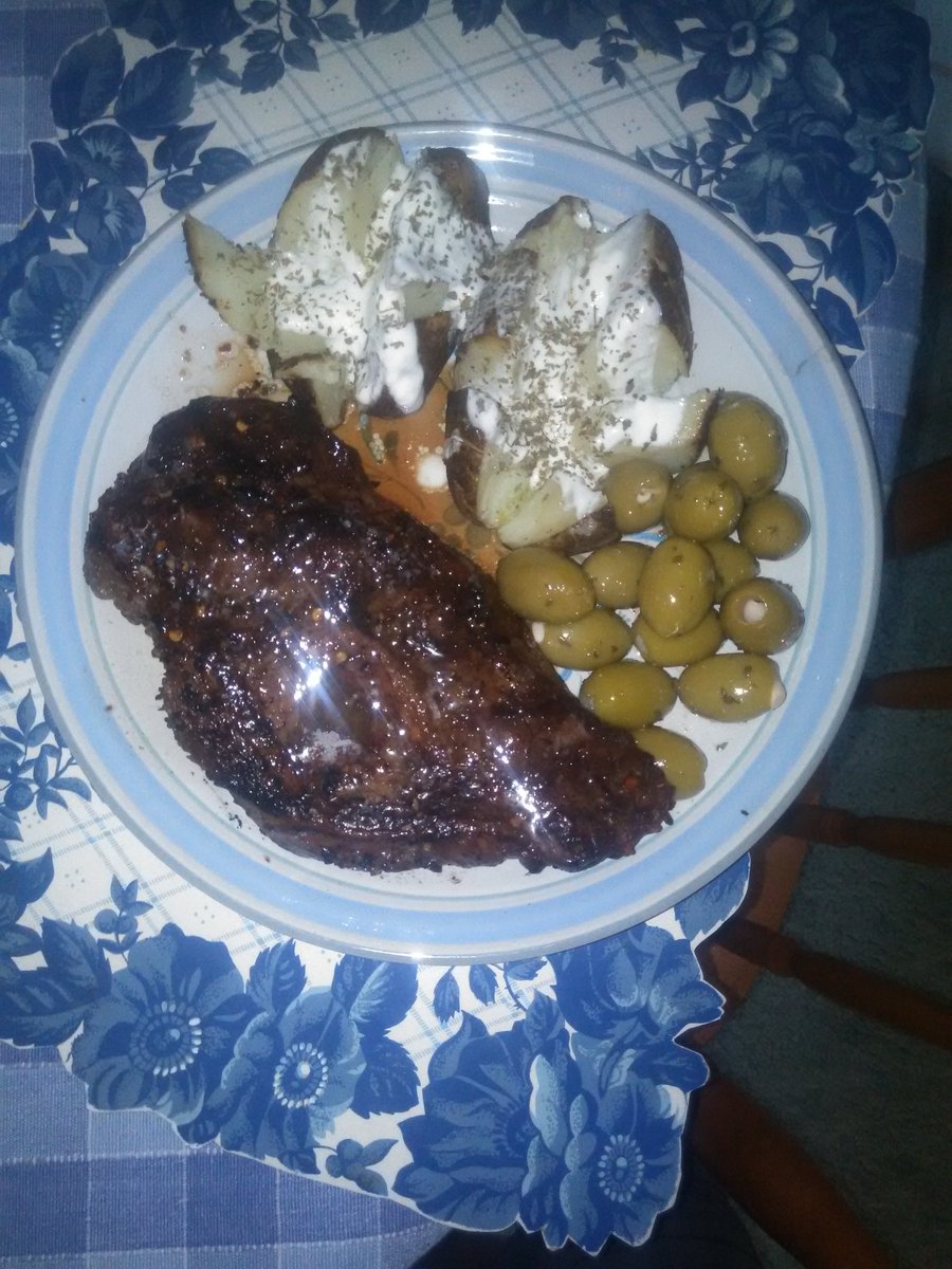 Massatron101's tweet photo. Now that's a birthday meal....#foodie #fourdecades #livelifebehappy https://t.co/GkbzCbJ9Jz