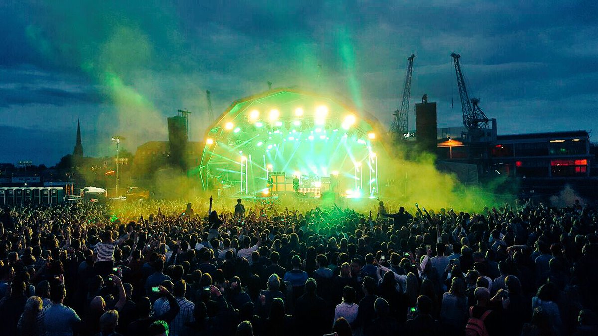 Look at you lot loving <a href="/thebottlemen/">Catfish&theBottlemen</a> #bss16 #bristol