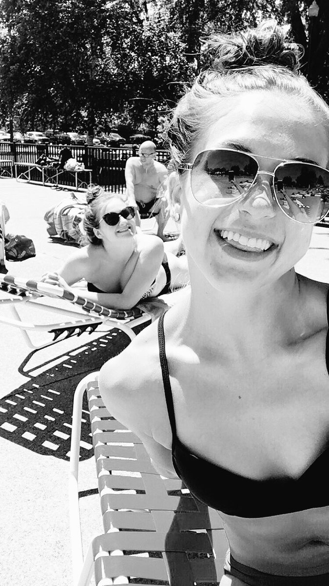 a_zawisza's tweet photo. Complexions pool party w my fave chaperones👯🌞💙 https://t.co/HQXNRUb8ww
