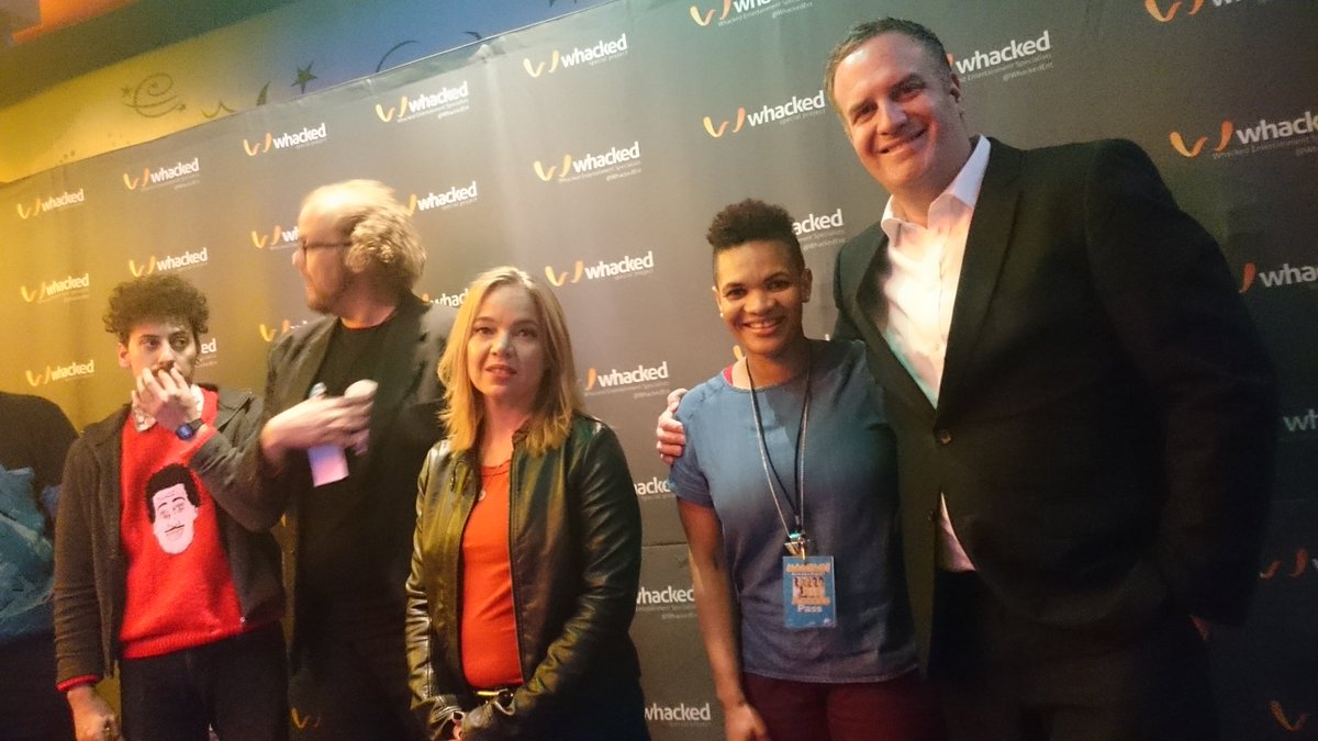 Some of our lovely listeners taking photos with the <a href="/MagtagLag/">Magtag!</a> cast! What a show! #Magtag