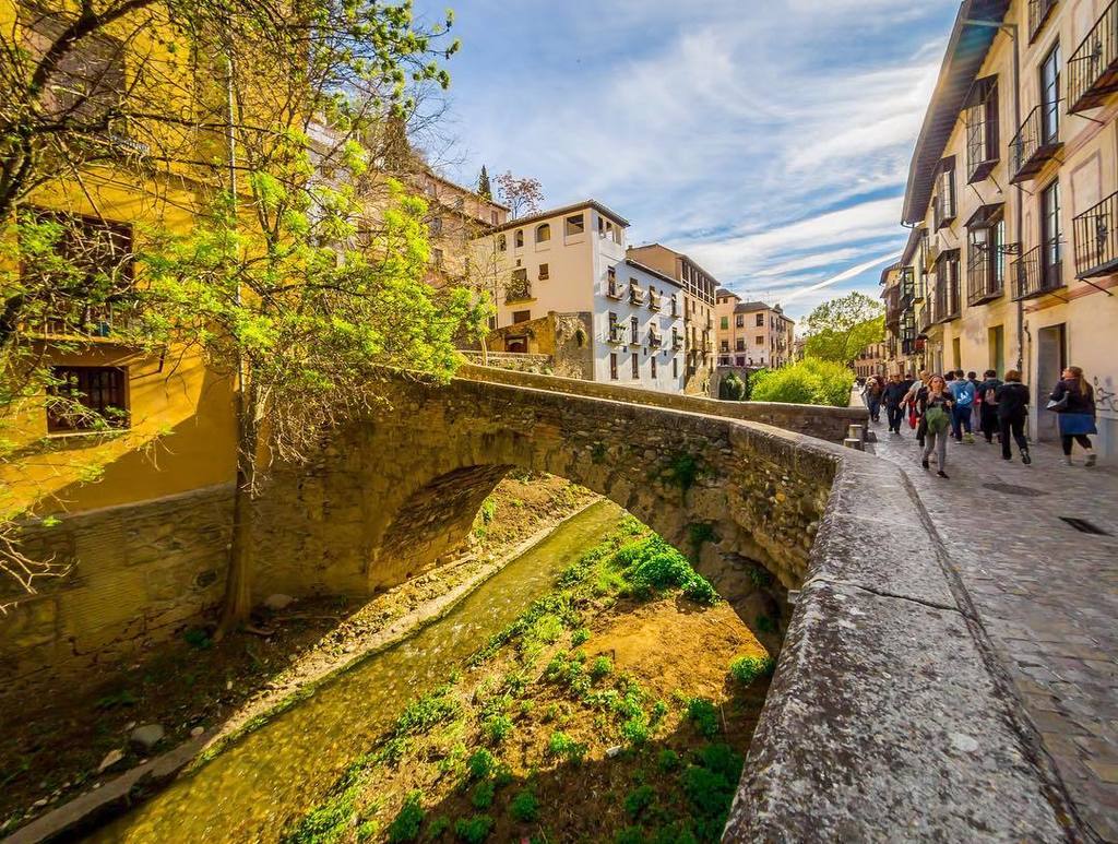 dmnpop's tweet photo. #granada #spain #andalucia #españa #europe #ig_europa #tourism #outdoors #landscape #old #… https://t.co/EzWNSen1xR https://t.co/doDiEcUt0N