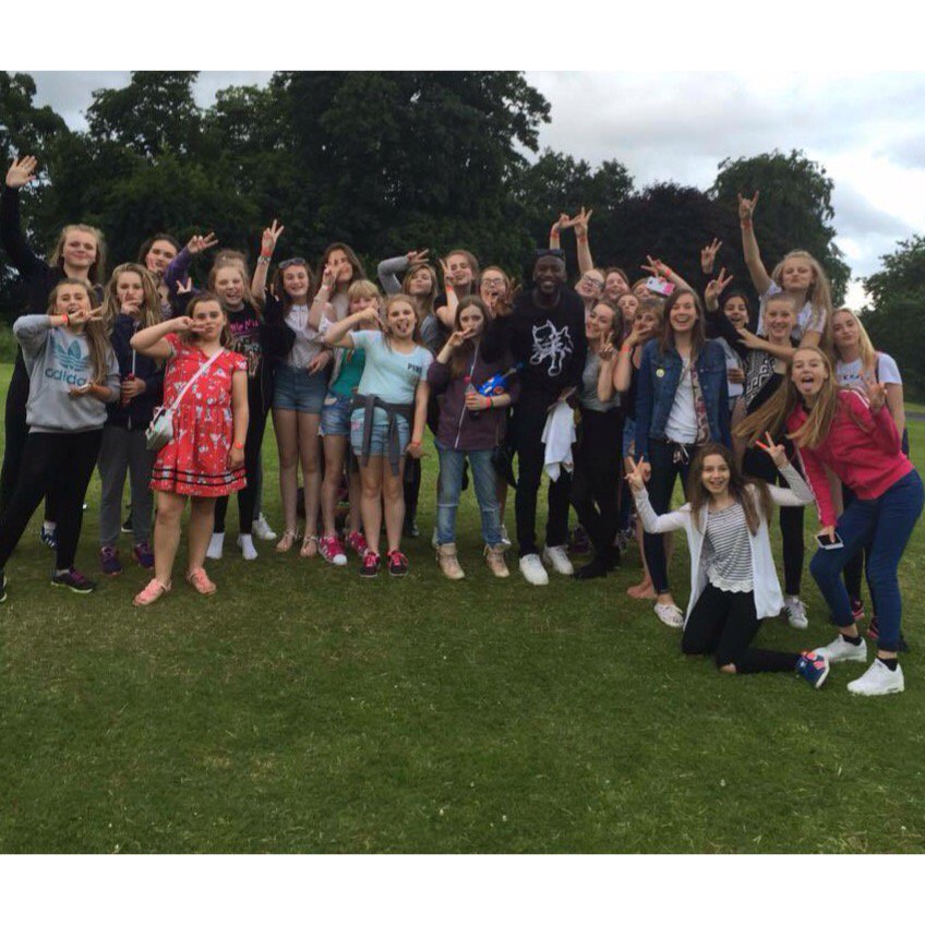 Leo_GoldenChild's tweet image. Thankyou for having me perform today @GroveBooking @groveschooleu #WeloveyouFutureFest❤️@MarkTolliss