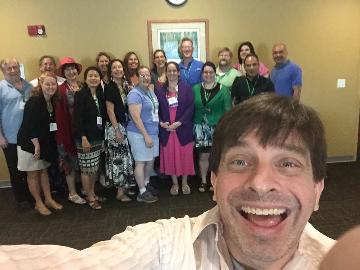 AmyBuddie1's tweet photo. The psychology division councilors - what a good-looking group. #CUR2016 https://t.co/kYnozpz314