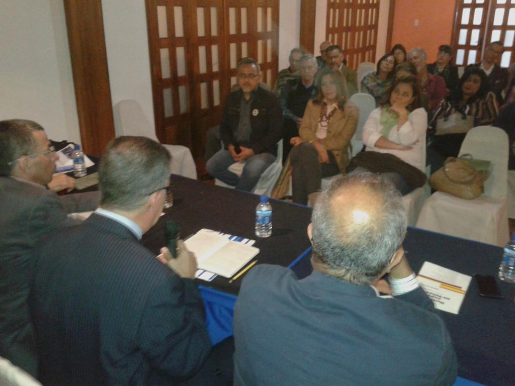 rivasleone's tweet photo. Cerrando FILU conversatorio la debacle política venezolana como conflicto social con @tulioehernandez @FILUmerida https://t.co/ikF4LdCU4y