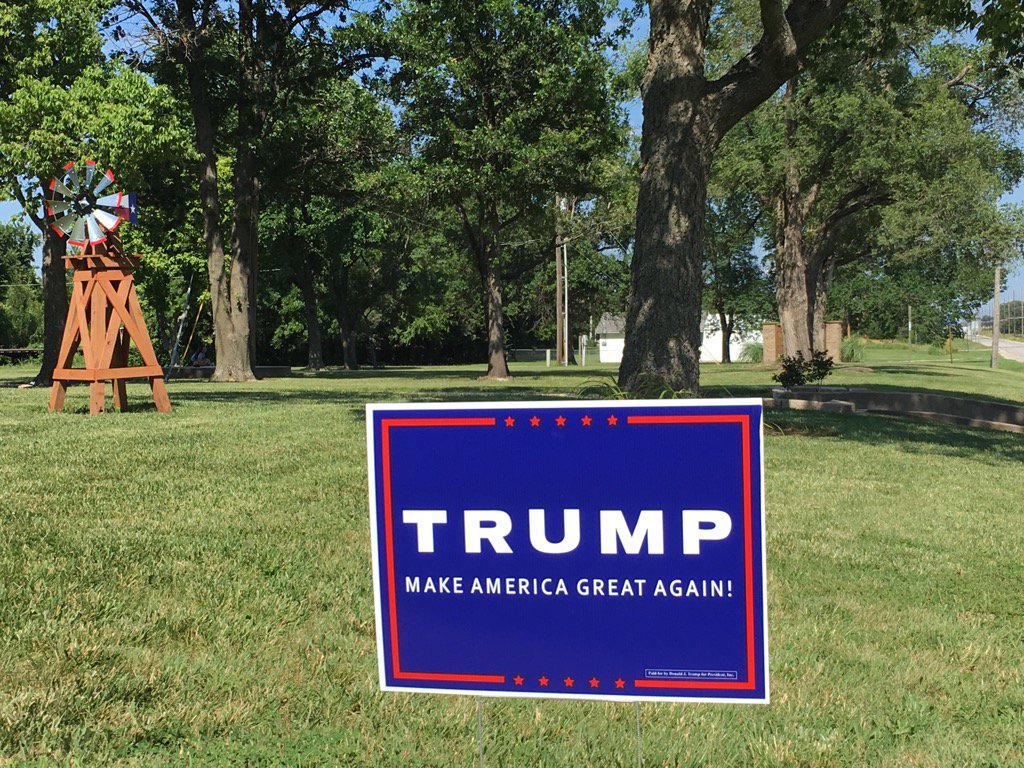 gunnylb8's tweet photo. @realDonaldTrump Southeast Kansas has your back! Bring it home for us "Big D" #saynotoclinton #MakeAmericaGreatAgain https://t.co/pOyrCPHQy2