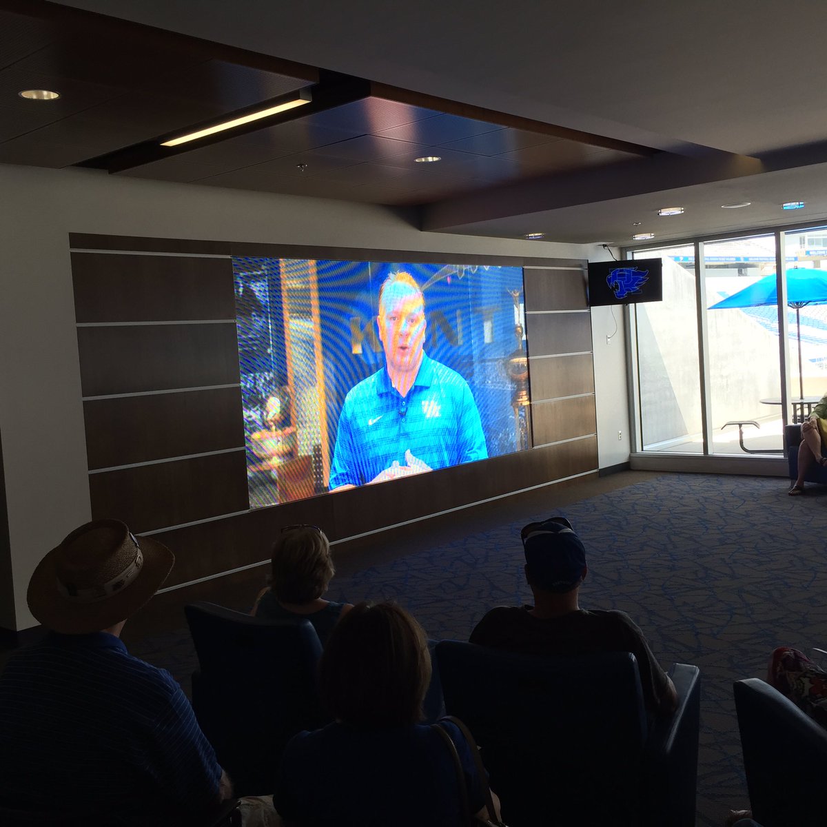 UKDad21's tweet photo. Big round of 👏👏👏👏 to the folks at UK for opening CWS today. Very neat experience. @UKStoopsTroops @UKTix #CWSTour https://t.co/KtOmnD63XV