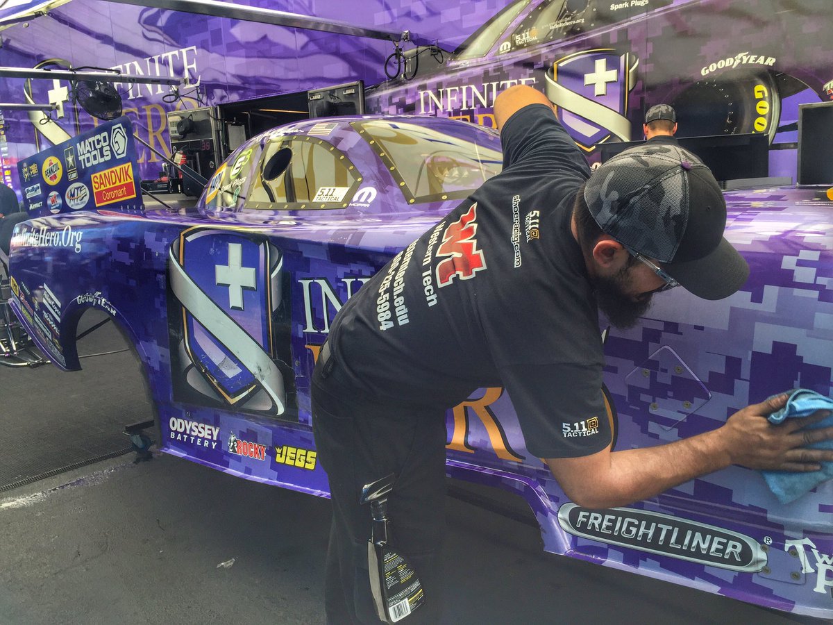 FastJackBeckman's tweet image. The @InfiniteHeroOrg guys are getting a hand this weekend from a student of @wtcep. This is hands on training! #NHRA