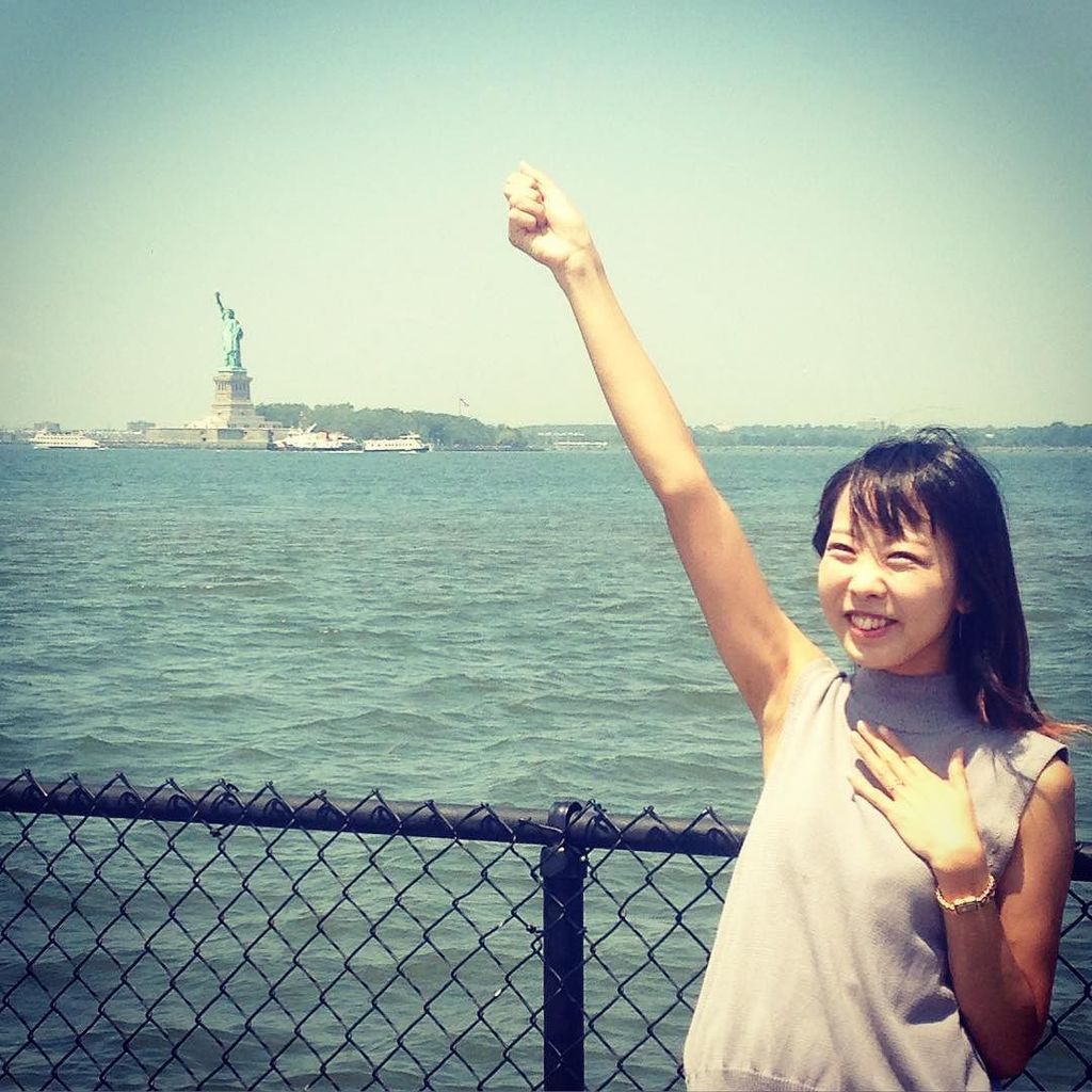 A7ICEri's tweet photo. ちっちゃい自由の女神！
写真撮ってほしいっていう英語すらうまく言えないけど、なんとかなってるぞ！
NY楽し過ぎ〜〜♩ #iminnyc #ny #trip #sea https://t.co/2pCXu4WgPi https://t.co/G5UJRSfXOq