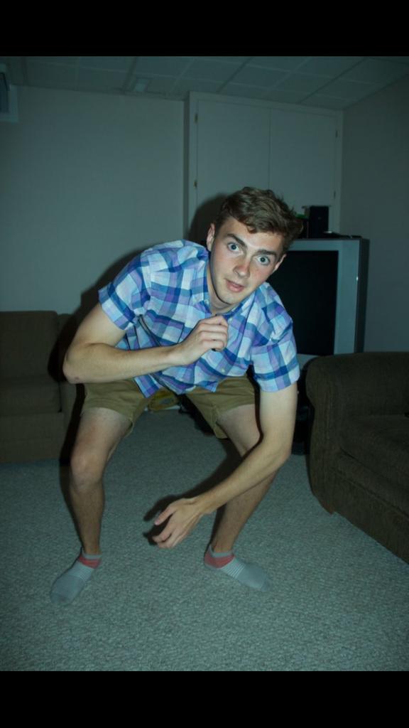 stabiographies's tweet photo. Dancing queen,spends his time studying with Gill,dresses like a Disney channel star,called Seemis by supply teachers https://t.co/hQFQeY5IwH