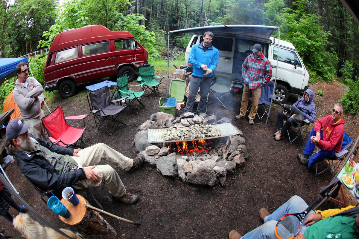 AbelLongoria's tweet photo. @wanderlustmatt camping with other Vanagon peeps in Washington. https://t.co/BFlQBqYLyo