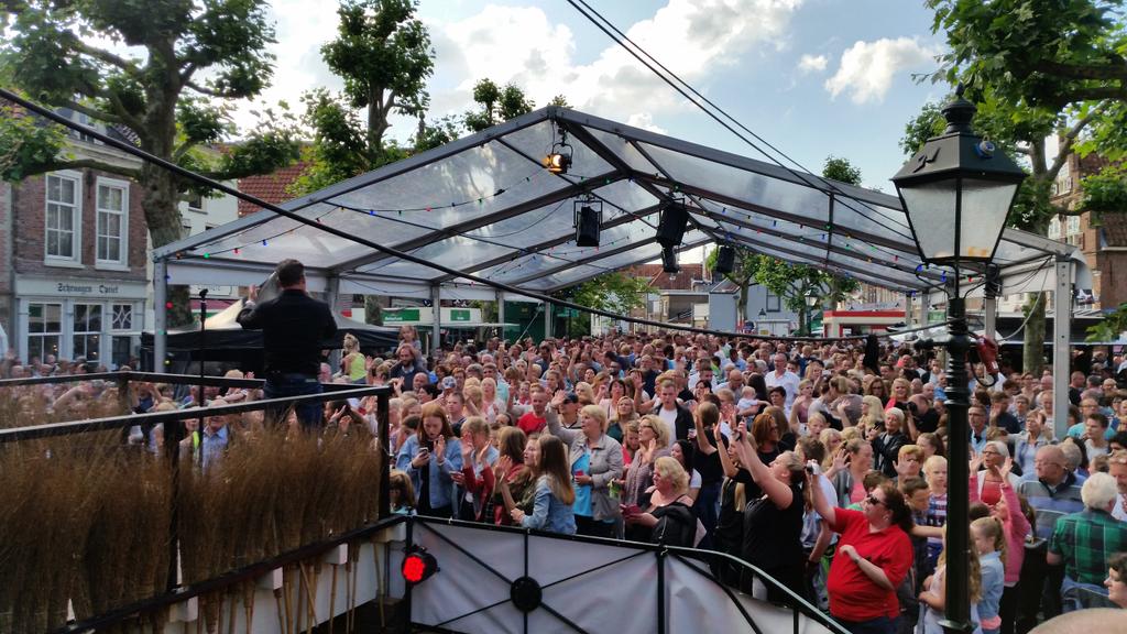 En weer een volle markt dankzij <a href="/wolterkroes1/">wolter kroes</a> <a href="/heksenfestijn/">Heksenfestijn</a> #oudewater #heksenfestijn