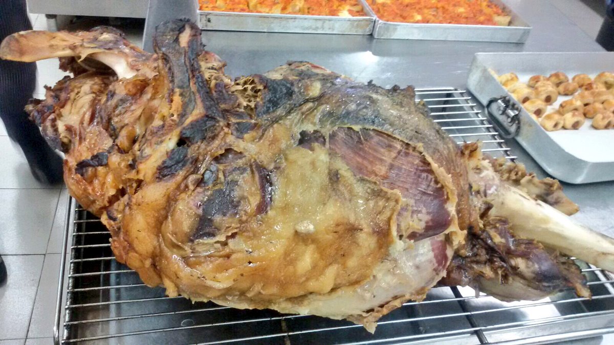 azpalazzetto's tweet photo. #coscia #vitello #dryaged #chef #claudioruta @byclaudioruta @ClearSicily #watchthisspace https://t.co/DLwqYQ22uY