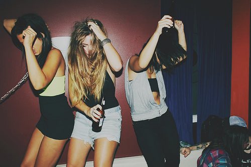 afvckingqueen's tweet photo. "Everything is funnier, when you're with your best friends."๐๐
๐ป #DivasClub https://t.co/bri6PgTthh