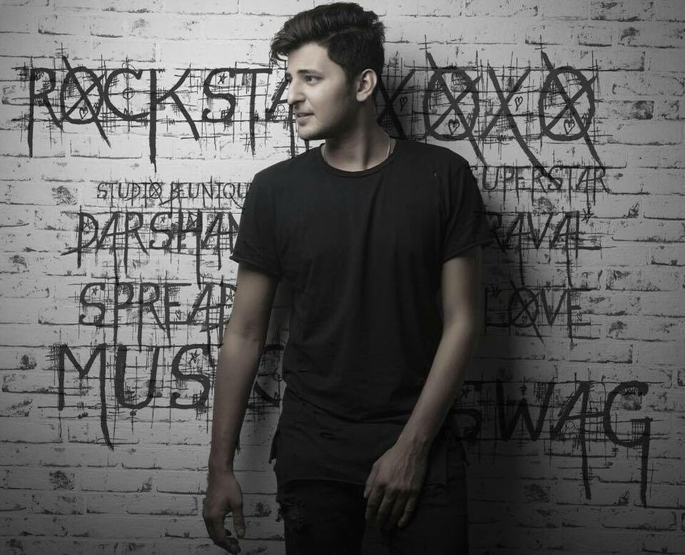 DarshanRavalDZ's tweet photo. Thank you #StudioBeUnique for this picture :) https://t.co/bn5DuuiNeg
