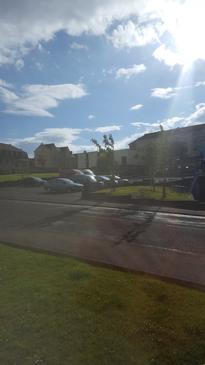 MhariDennett's tweet photo. Views form either side of my house @WindyWilson88 #Greenock https://t.co/HzyWAVGnjm