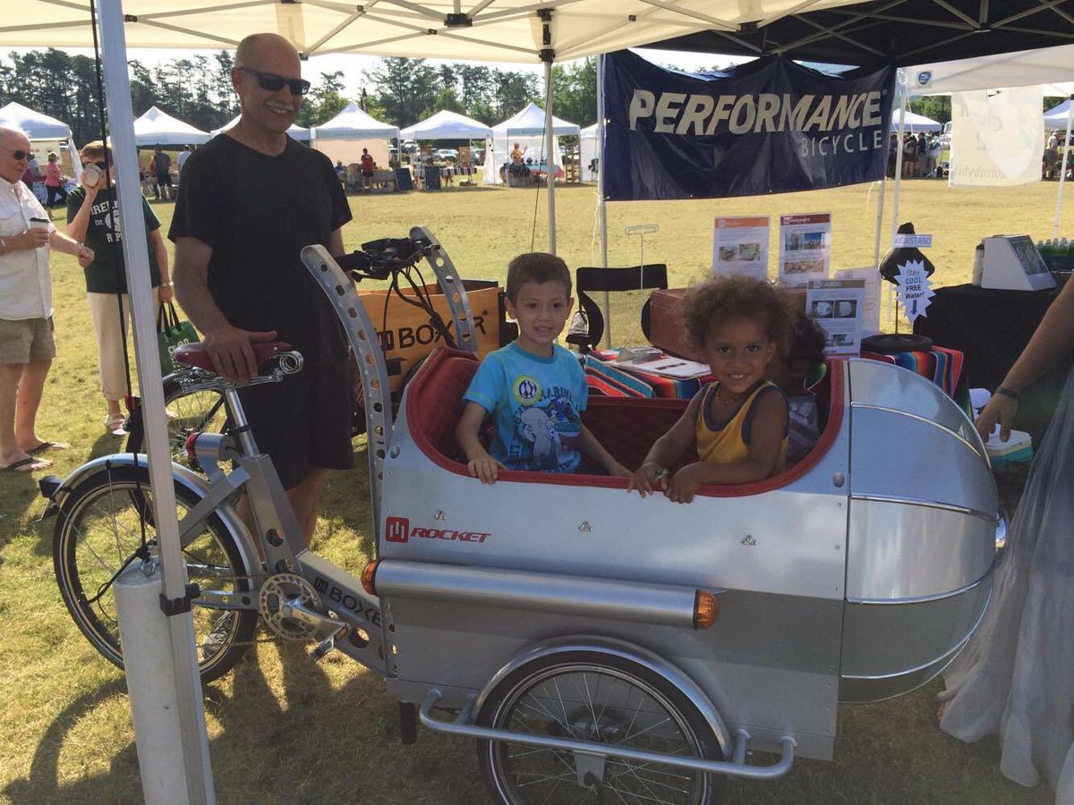 kickstandtr's tweet photo. Thx everyone for stopping by. Great morning #trmarket @BoxerCycles #yeahTHATgreenville #cargobike #gvltoday https://t.co/ozOFb21442