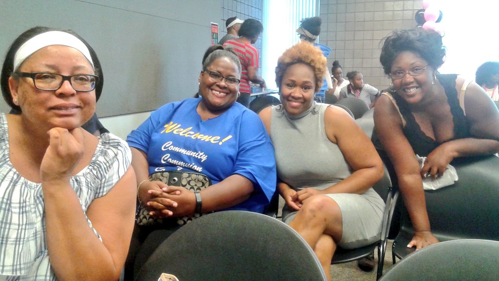 volunteerBGCLA's tweet photo. Proud Moms and Dads at #BGCLA2016 #BGCSummerofCode2016 #changeherpath https://t.co/0Th46Wjuha
