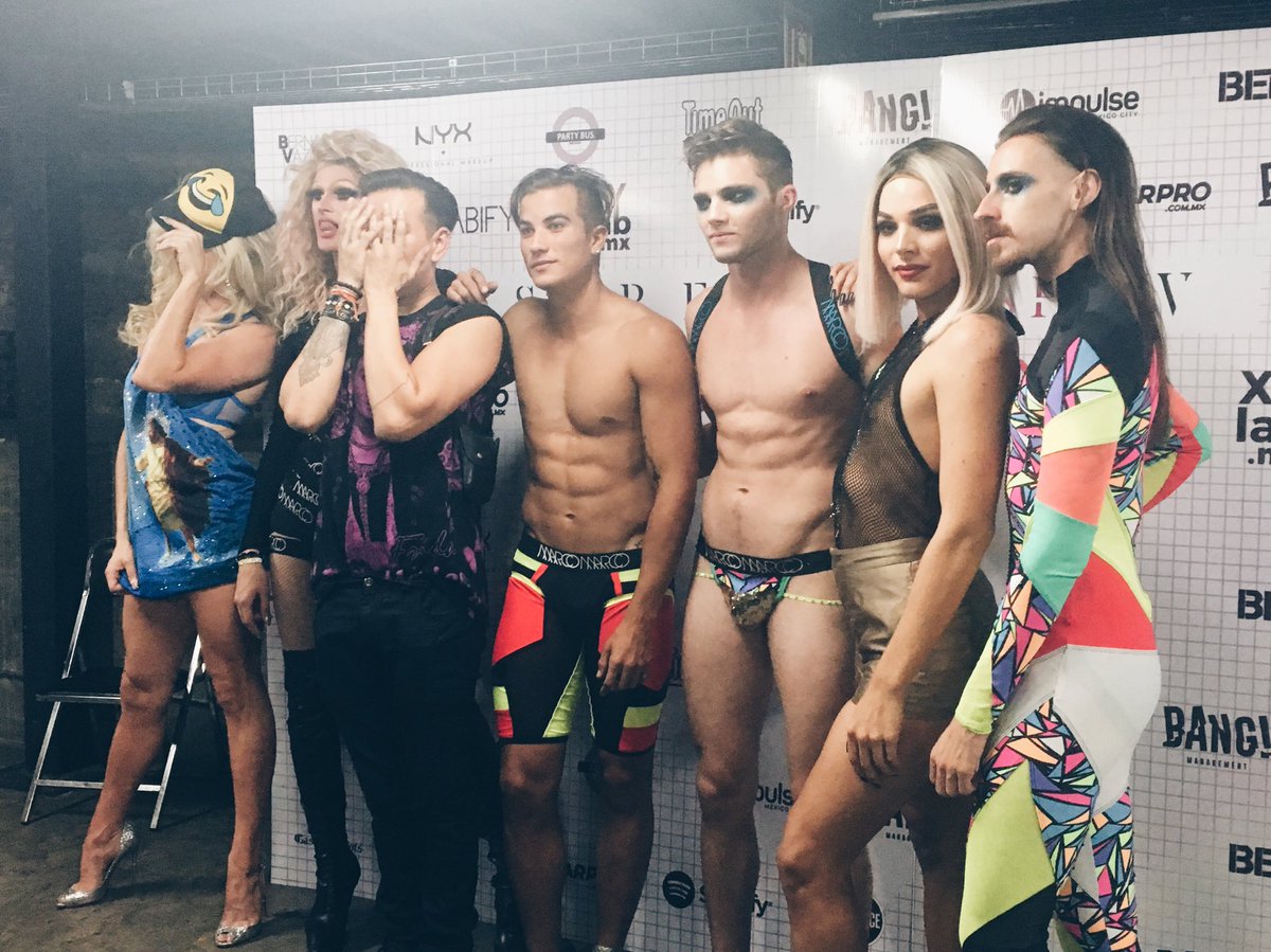 kinkycr's tweet photo. ¡Graaaaacias por siempre estar! Son la locura 💙🔥⚡️ #StarFashionShow #XYlab https://t.co/3JjAhRMA8L