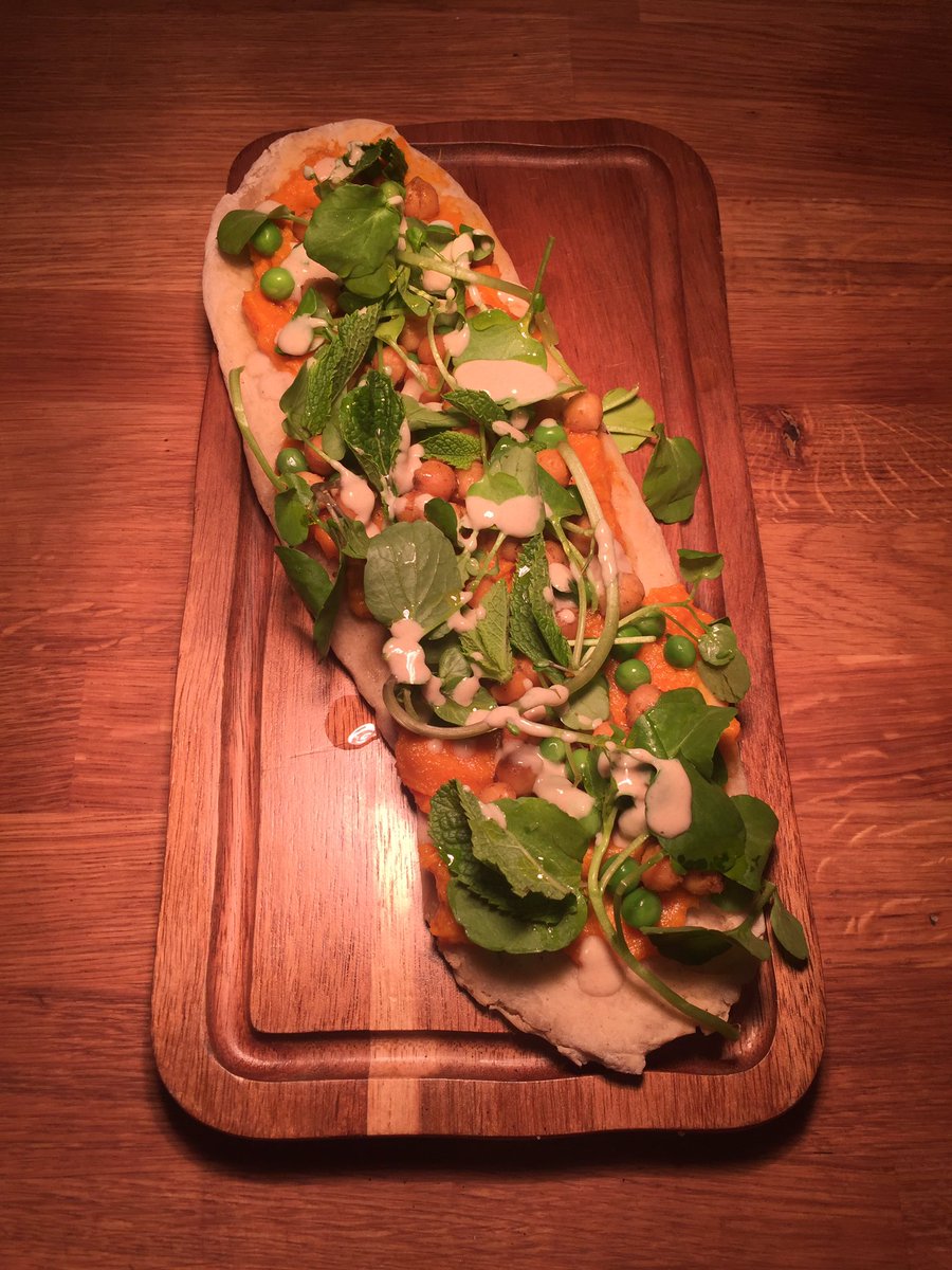 MettrickKitchen's tweet photo. Not sure what's for dinner?? @MettricksGH offer up great #vegan options like this sweet potato flatbread!! https://t.co/LzBXmA3whu