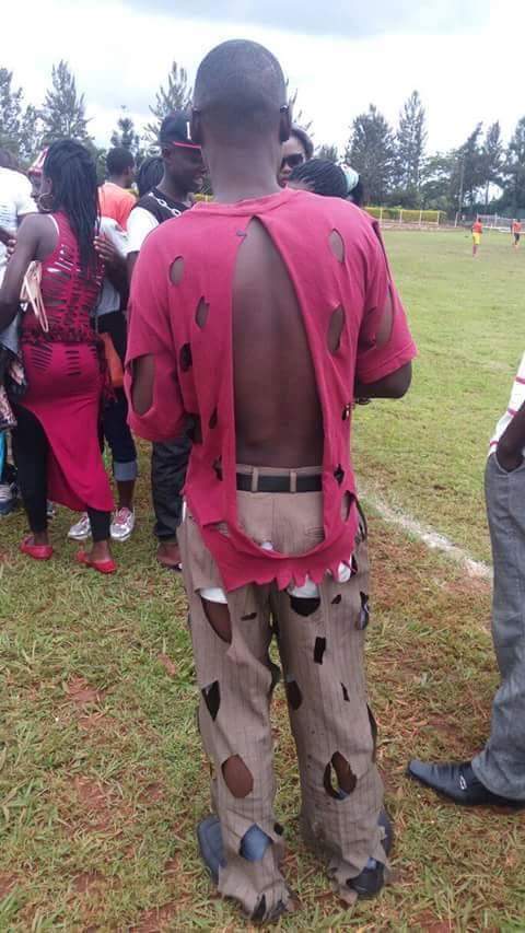AlexMaritim's tweet photo. New dress code in town kenyans will kill me #AskLazzomint https://t.co/u1eXMf0c0J