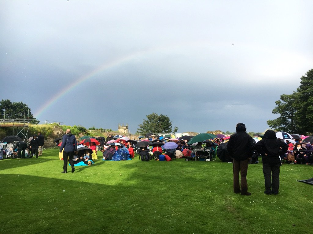 WYSOLeeds's tweet photo. Told you! There's sunshine now 🌈 #PromintheCastle https://t.co/mdSiQZ7V33