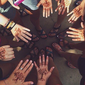 _raeofsun_'s tweet photo. from celebrating my birthday to getting henna, #ssok16 was gr8 w all these lovely ladiesπ https://t.co/YKJDWX3cXN