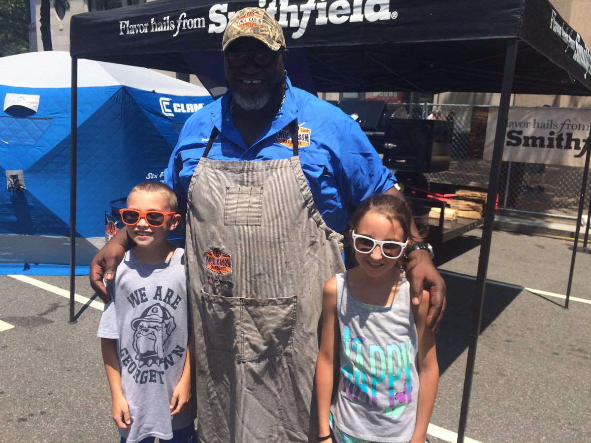 smschmidt's tweet photo. @Ponderosabbq Thxs Moe!  Twins said the best part was meeting you!! I'd have to agree. @hoyafan1976 https://t.co/aBJ9XGhFEK