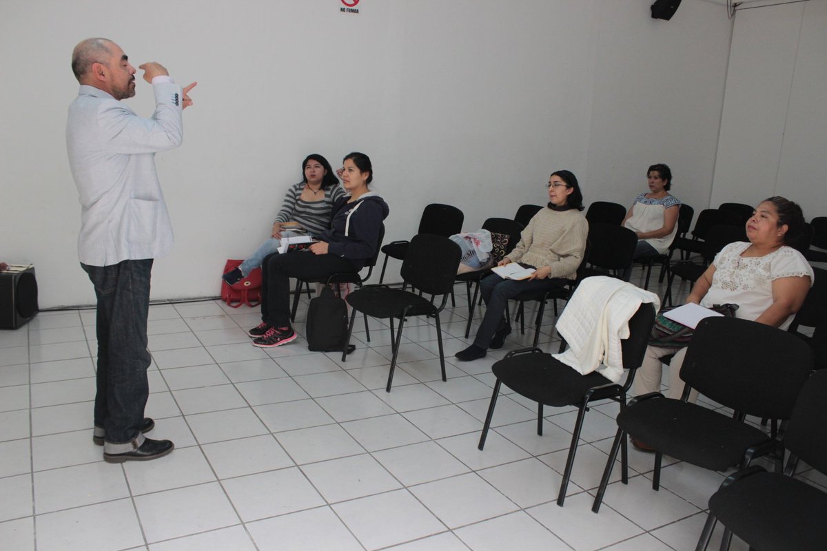 Centro_ALIAC's tweet photo. El taller de Narración Oral, es uno de los talleres sabatinos del #CCALIAC https://t.co/jXIsrDvueh https://t.co/wNQ06cYdMV
