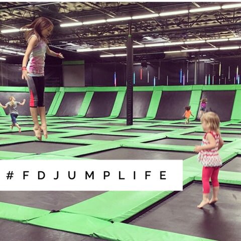 FlightDeckParks's tweet photo. Happy #Saturday, #FlightDeckFans! Today is #OpenJump until 9 pm & #TeenScene from 9 - 11 pm! #FDJumpLife https://t.co/PrfzdZy6SK