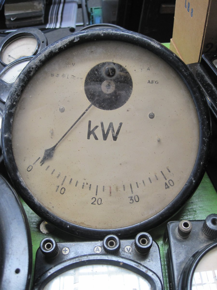 g7soz's tweet image. .@georgesmartuk @m1acb nah, he needs this that I spotted yesterday