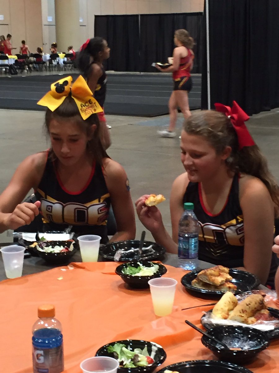 ACE_Sequoyahs's tweet photo. Kat and Lexi ... Wondering what they are scheming up lol #Sequoyahs #ACESkillsCamp2016 #ACEHattiesburg https://t.co/iuCFmErgML